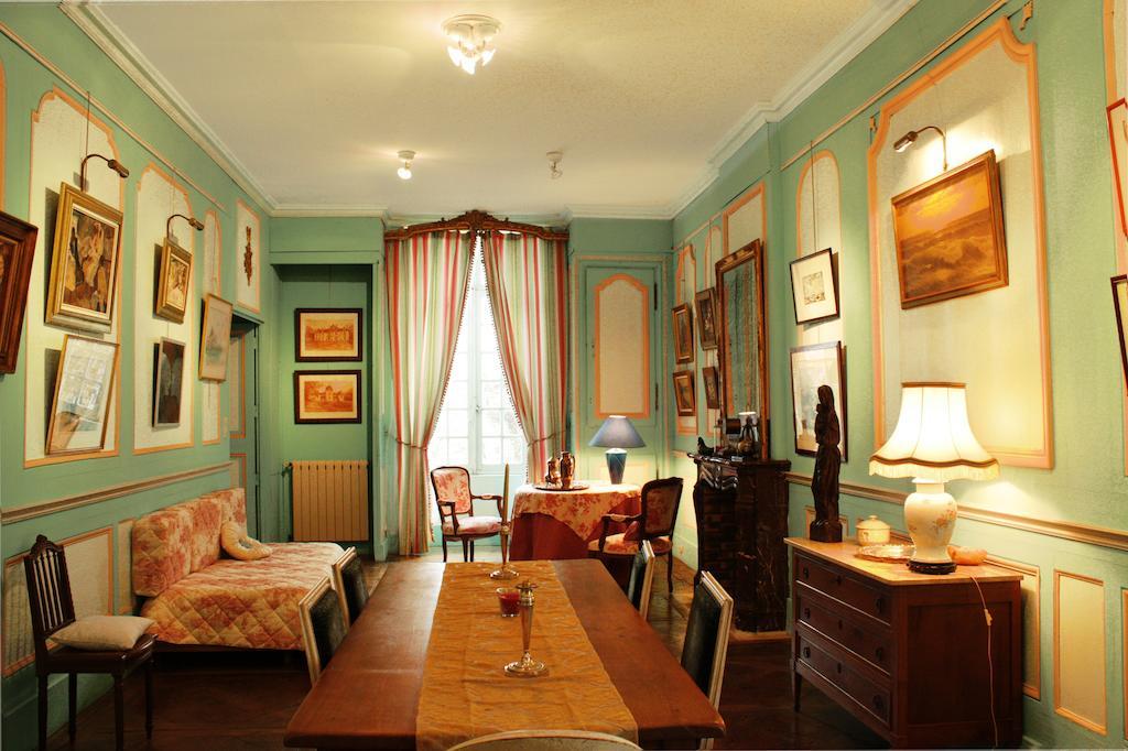 Chateau Du Bois Glaume Poligne Room photo