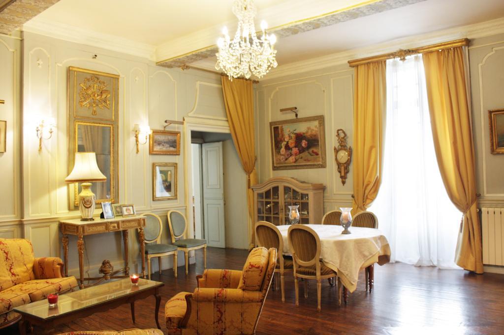 Chateau Du Bois Glaume Poligne Room photo